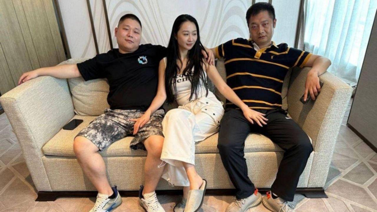 高颜值空姐酒店淫趴视频 白虎穴被金主多人调教爆操 有钱人玩的真花哨！