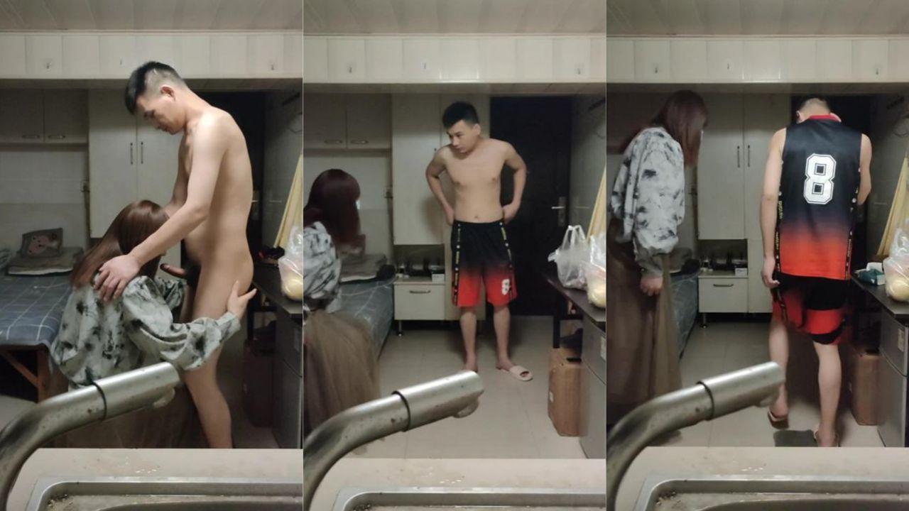 南京伪娘红姐8号球衣哥 堪称鸡鸡最敏感男主 狂插喉咙喷精 红姐口活爽到他痛苦面具都出来了！