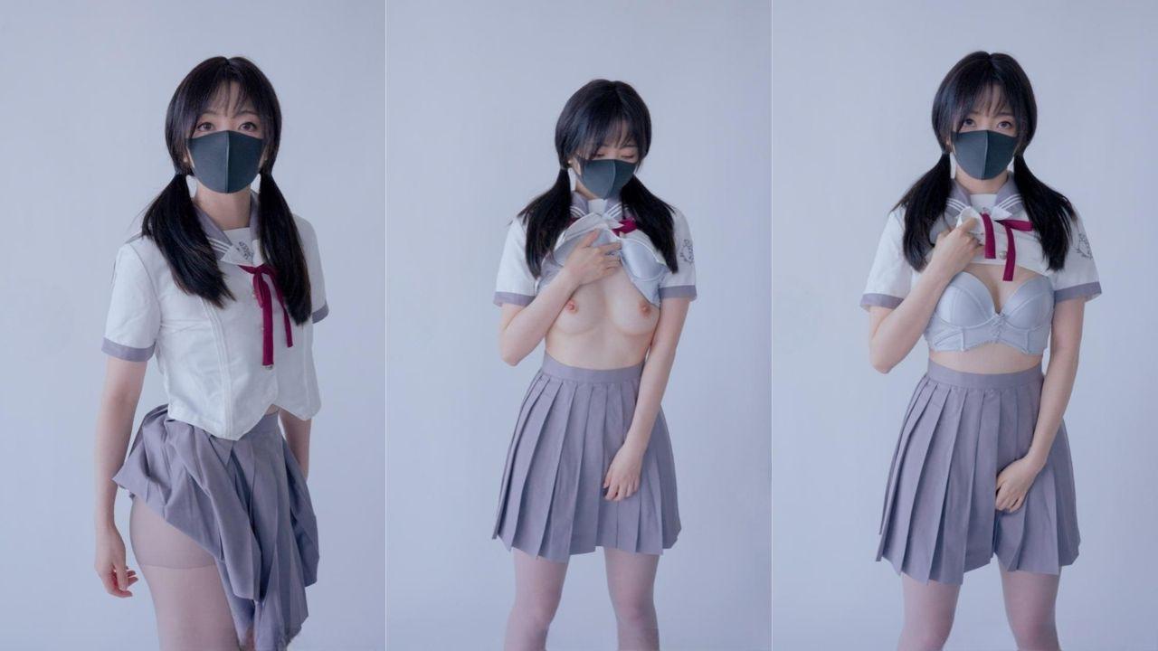 玩偶姐姐HongKongDoll 会员福利视频 JK制服学生装诱惑 超敏感萝莉嫩穴一扣就喷水！