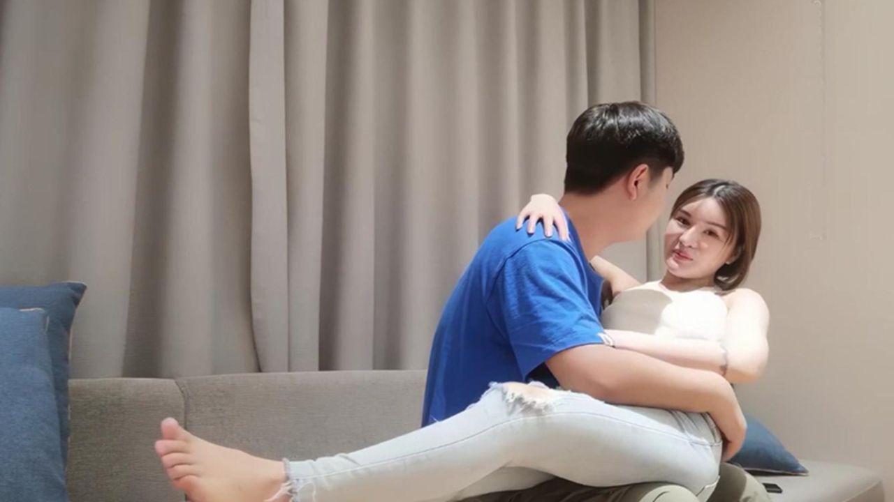 小宝探花 约炮极品白衣美乳妹子视频流出 紧身牛仔裤勾勒翘臀 舌吻啪啪超配合 骑乘猛操呻吟不断！