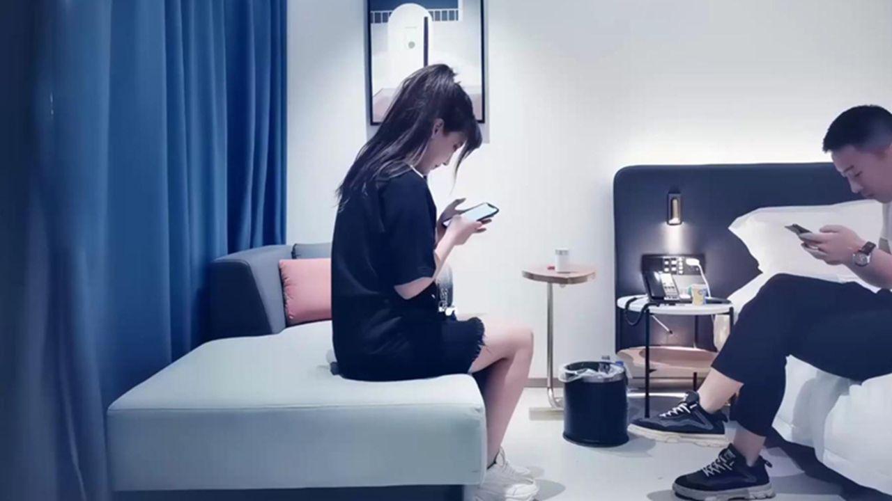 9总探花约操微胖肉感妹子视频流出 大奶灰色丝袜吊带制服撩人 各种姿势猛抽插呻吟不止！