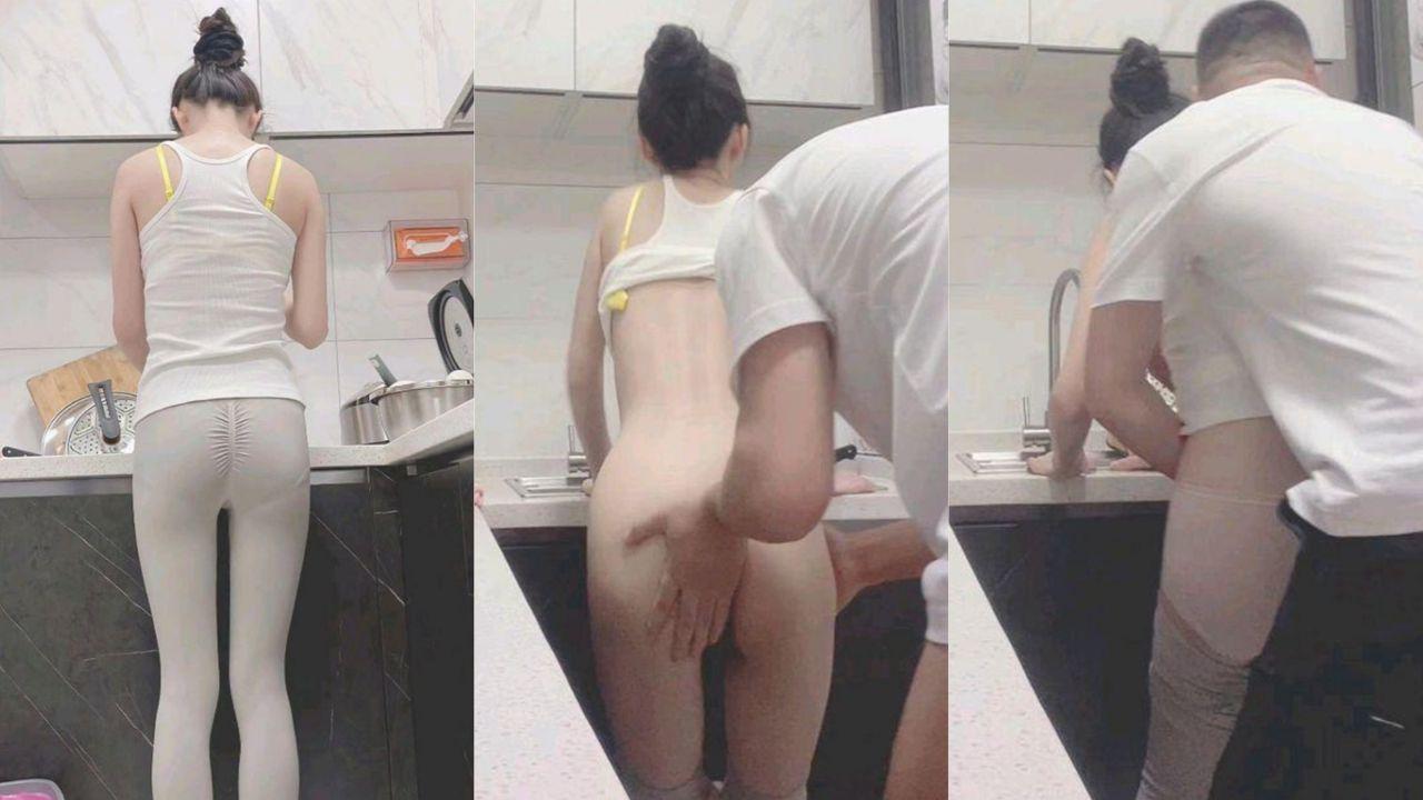 乱伦大神 调教极品嫂子 给大哥送鹅蛋 趁大哥不在家强上了嫂子 直接把嫂子征服！